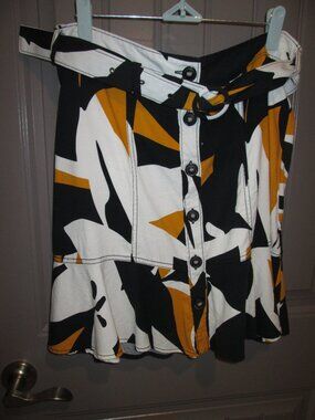 Women's NINE WEST Size L Belted Skirt, Black/Gold/White Abstract Print, Flounce